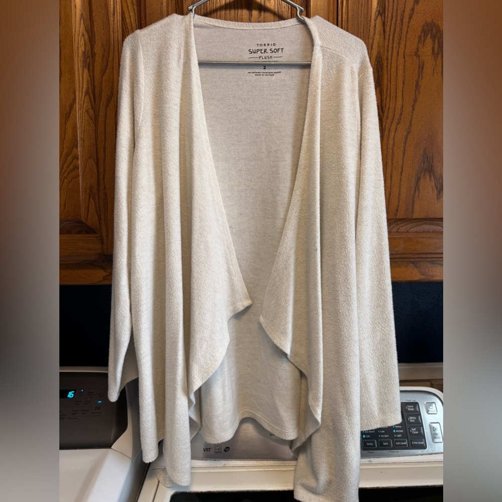 Torrid Super Soft Plush Cream Drapey Open Front Sweater